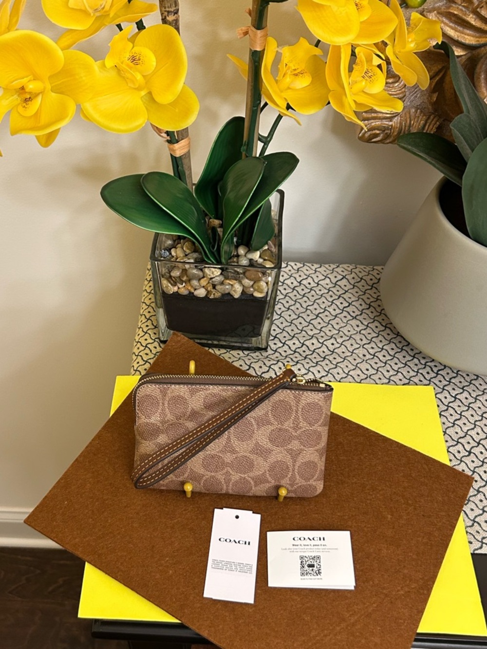 COACH NWT Authentic Zipper Pouch Wristlet - Picture 7 of 7